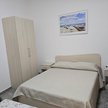 Da Massimo 1 Bed and Breakfast Marina di Schiavonea Exteriör bild